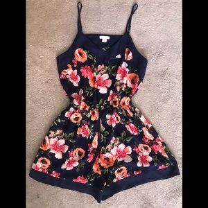 Xhilaration Floral Romper 💐